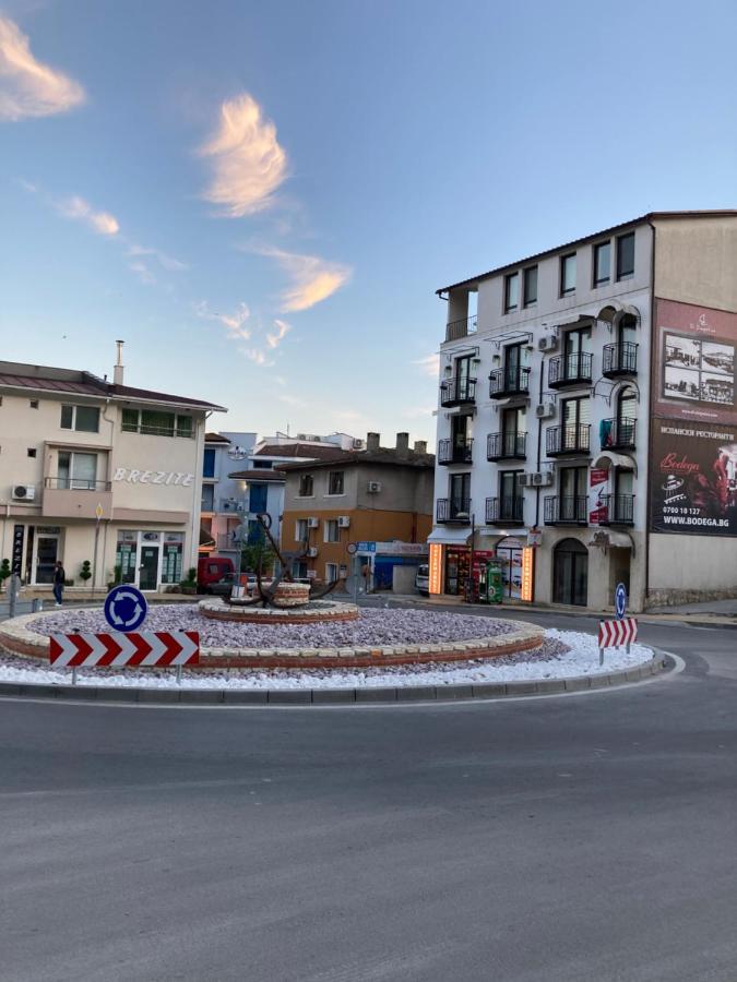 Апартамент “Централ” / Central Balcic Exterior foto