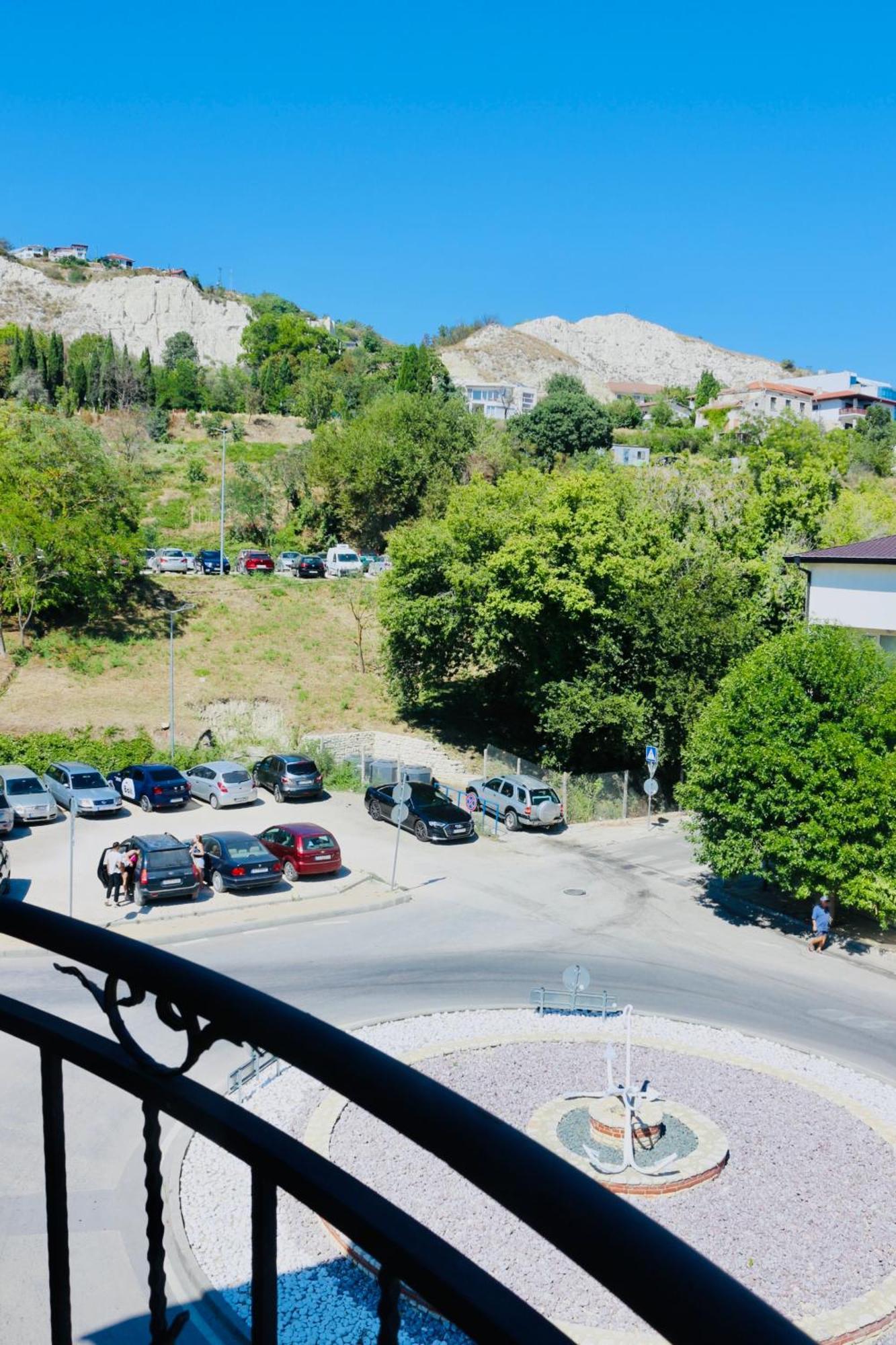 Апартамент “Централ” / Central Balcic Exterior foto